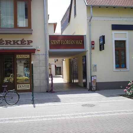 Mediterrán Szállás Gyula Exterior foto